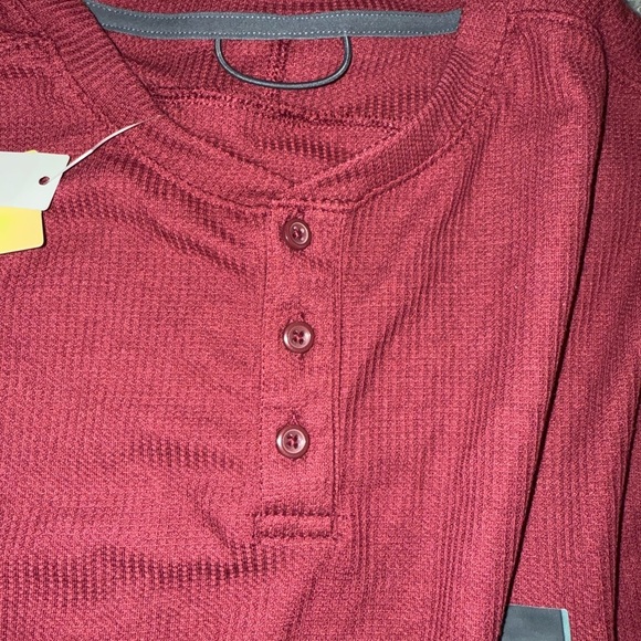 NWT All in Motion Red Long Sleeve Tee Size M - Picture 2 of 5